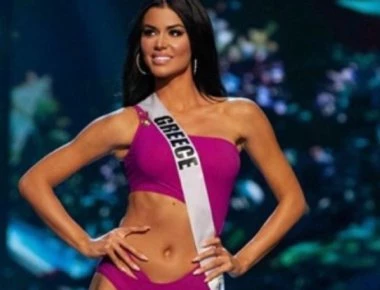 «Κόβει» την ανάσα η καλλονή Ιωάννα Μπέλλα - Δείτε την εμφάνισή της με μαγιό στον διαγωνισμό Μις Υφήλιος (βίντεο)